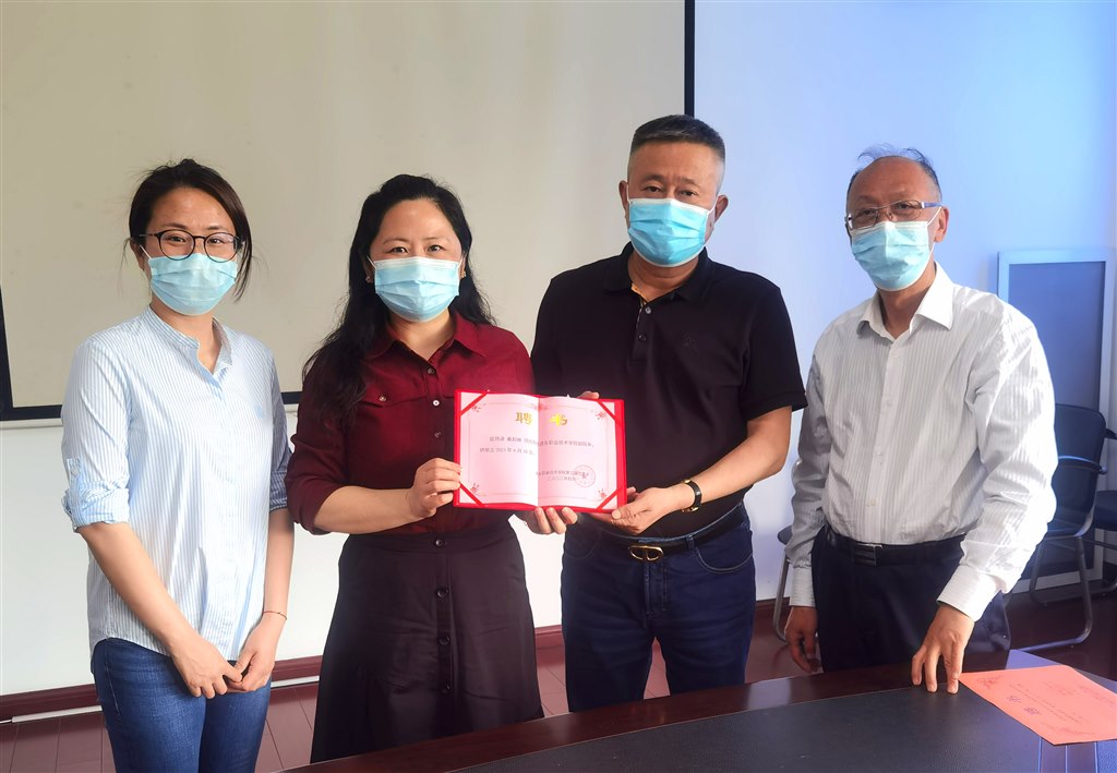 桑莉琳同志任学校副院长.jpg
