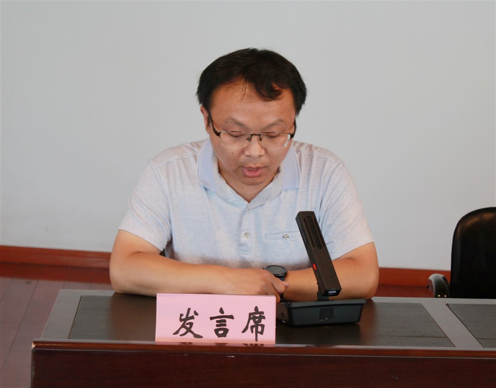 5教师代表发言.JPG