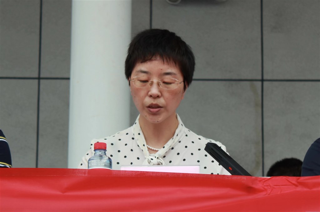 8学工处处长季艳宣布军训编制名单.jpg