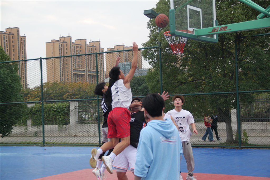 篮球比赛.JPG