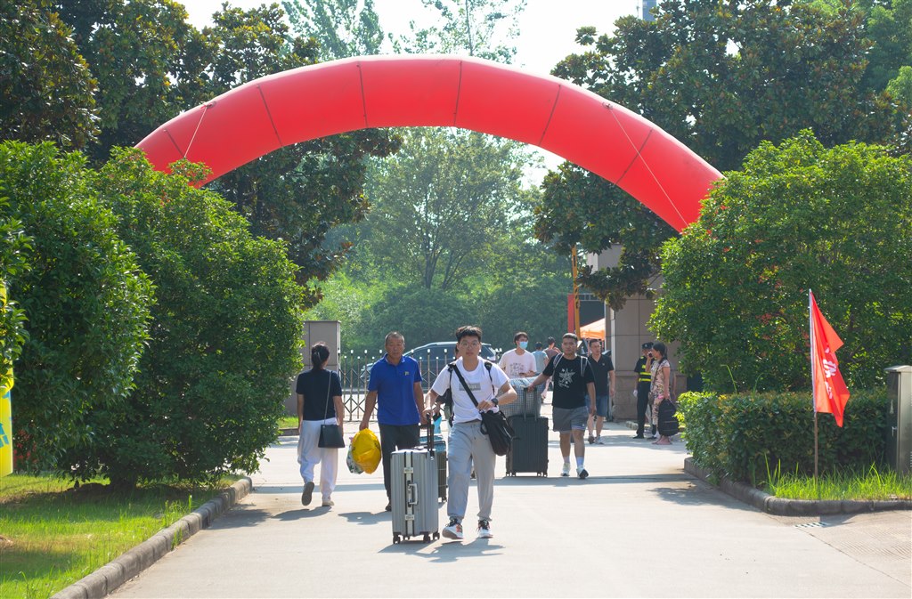 进校4.jpg