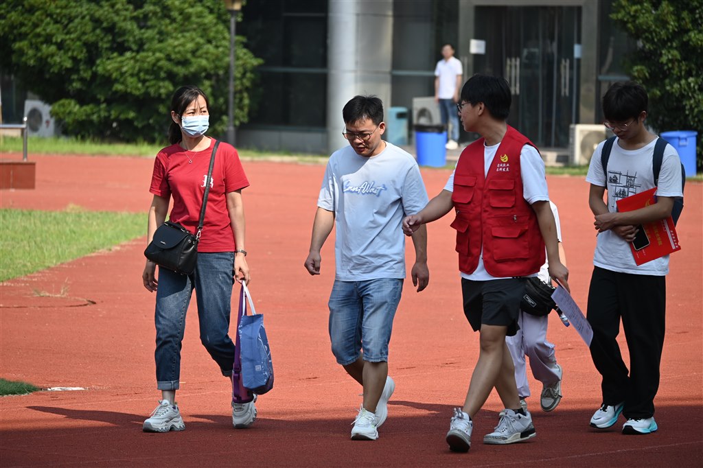 志愿者服务1.JPG