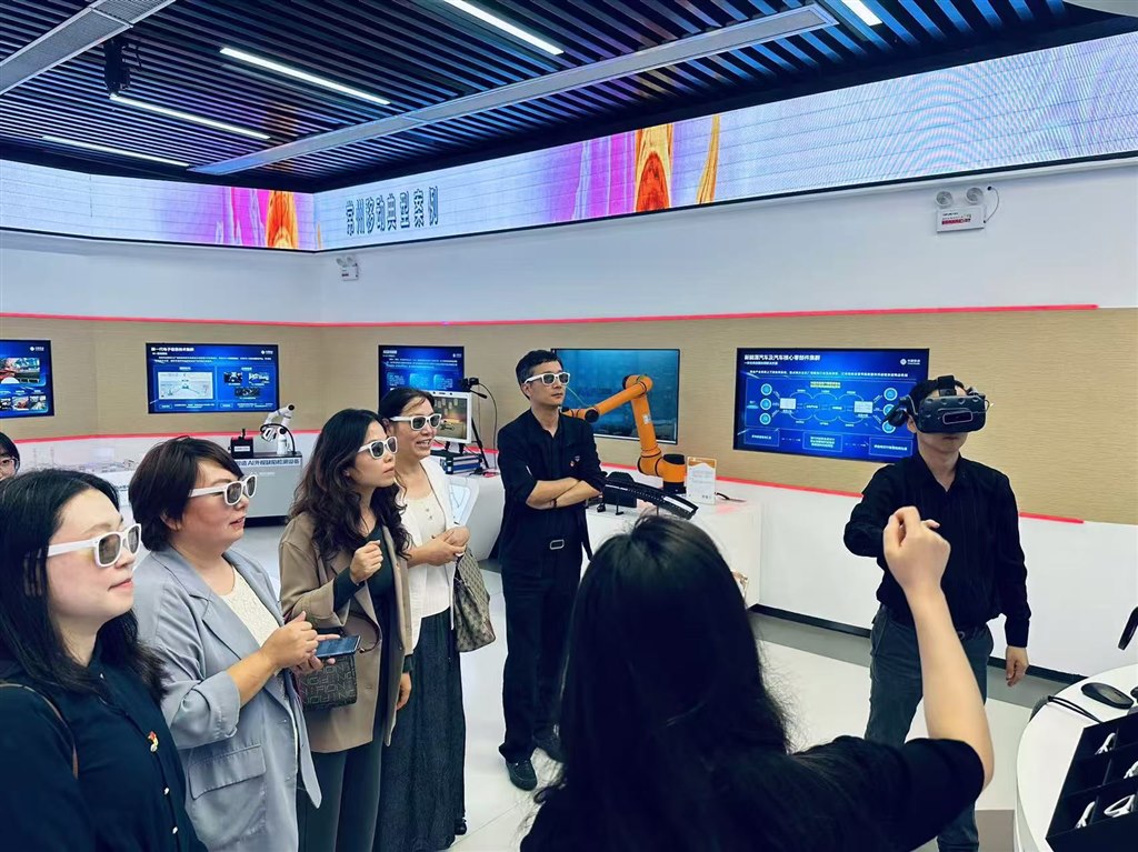体验VR教学.jpg