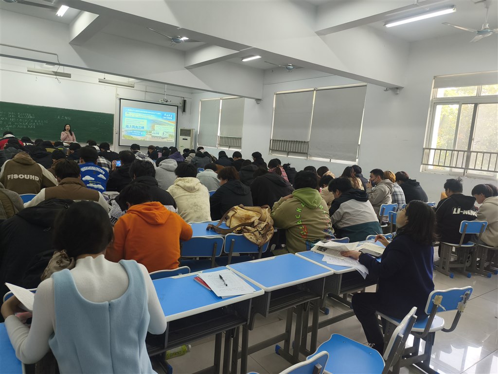 专家田洪芳听课现场.jpg