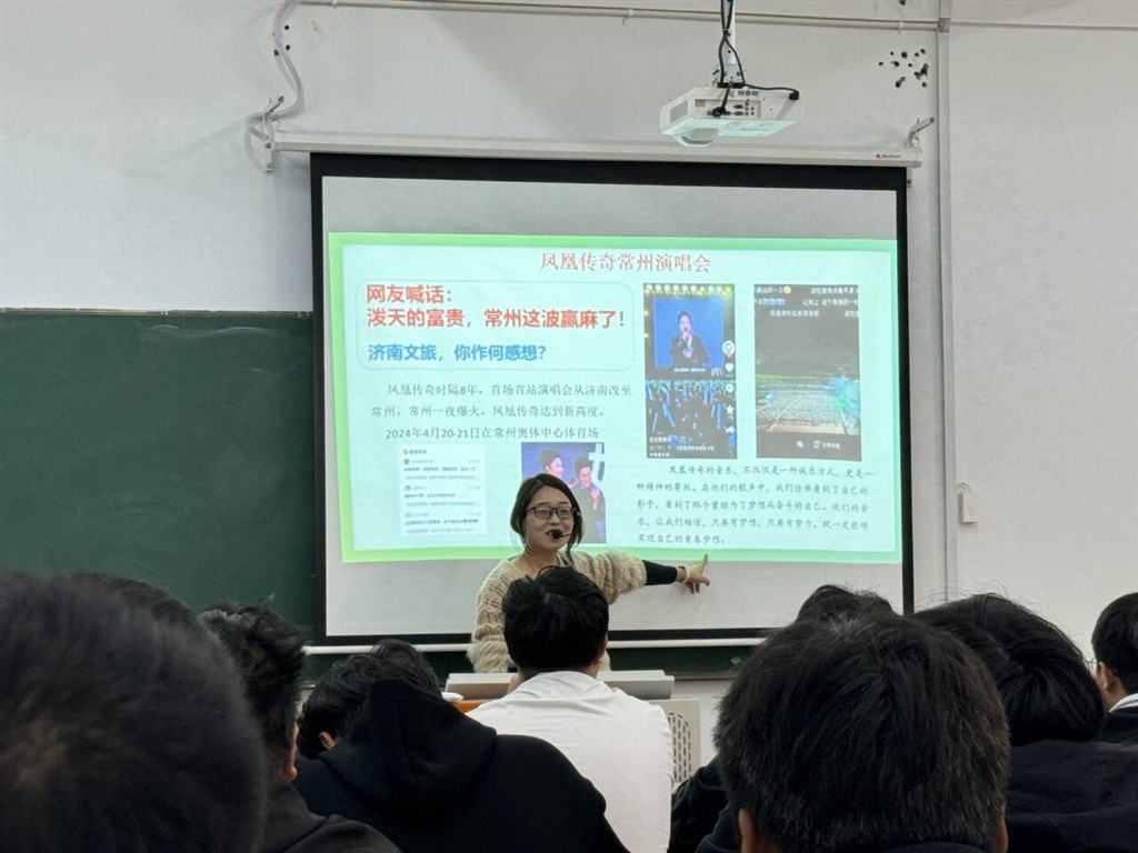 张亚娟.jpg