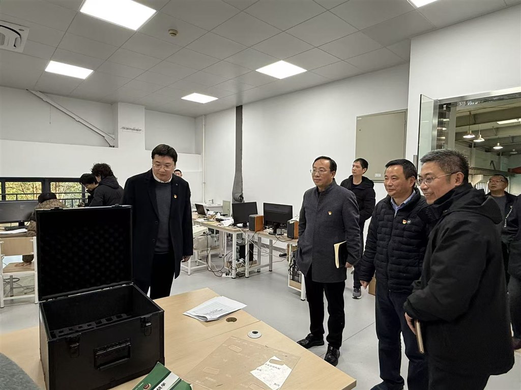 参观3.jpg