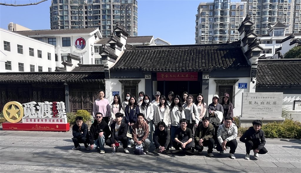 1参观瞿秋白纪念馆.jpg