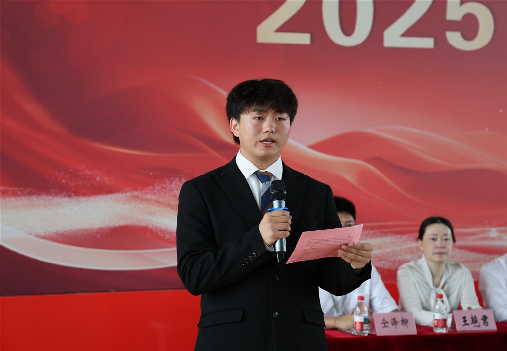 学生发言1.JPG