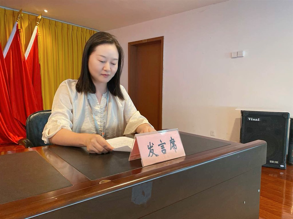 4-教师代表-王芬.jpg